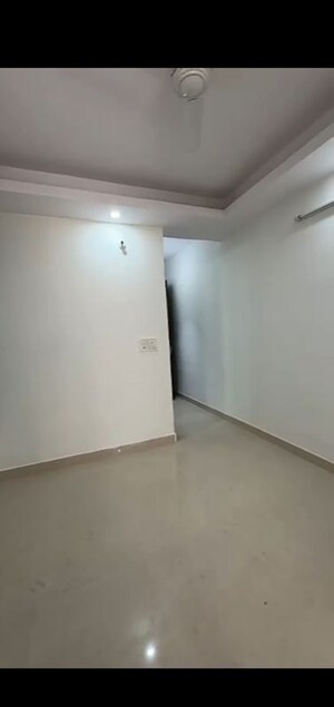 Room in 2 BHK Builder Floor at Mahavir Enclave – for Sale