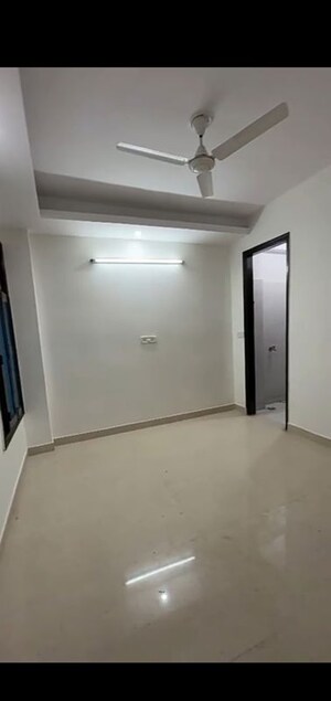 Room in 2 BHK Builder Floor at Mahavir Enclave – for Sale
