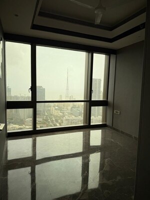 Room in 3 BHK Apartment at Lodha Trump Tower, Worli – for Rent