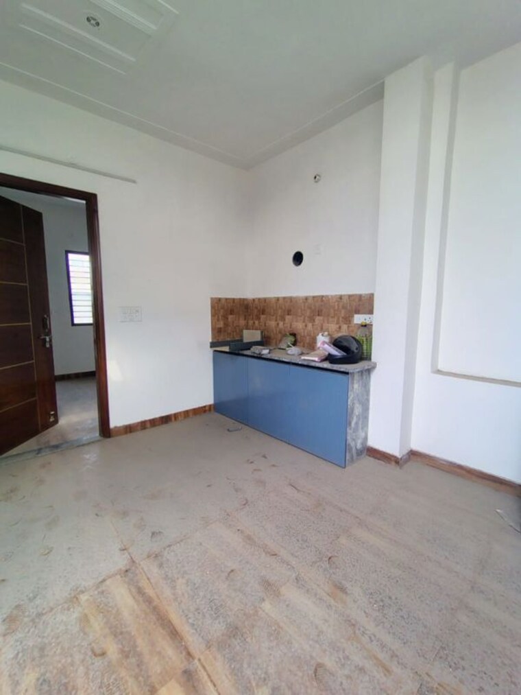 Room, sector 7 3 Bedroom 250 Sq.Ft. Builder Floor In Sector 7 Faridabad 10515660