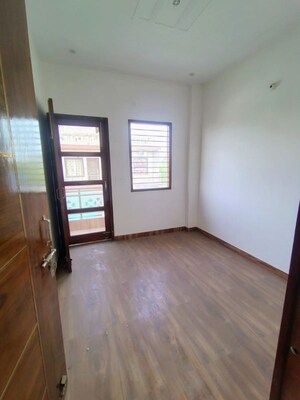 3 BHK Builder Floor For Rent in Sector 7