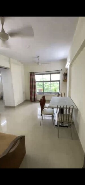 2 BHK Apartment For Rent in Coronet Building, Kandivali East