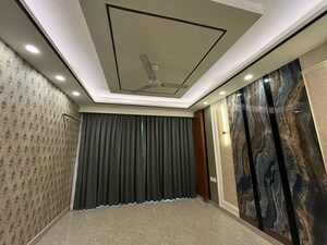 Room in 4 BHK Apartment at Aradhya Homes, Sector 67a – for Rent