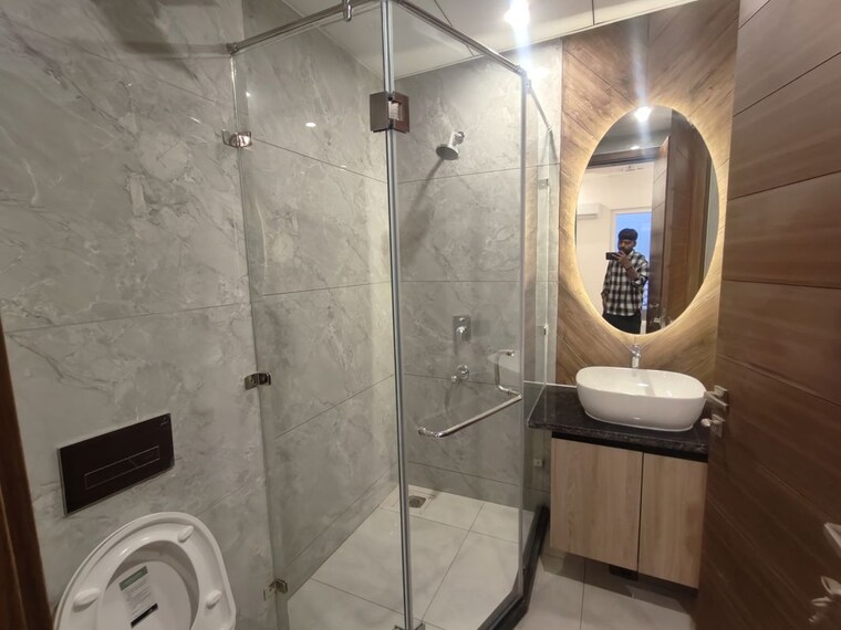 Bathroom, raj-one-good-earth 3 Bedroom 1616 Sq.Ft. Apartment In Sector 71 Gurgaon 10494222