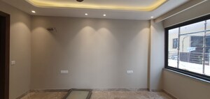 Room in 3 BHK Builder Floor at Palam Vihar Residents Association, Palam Vihar – for Rent
