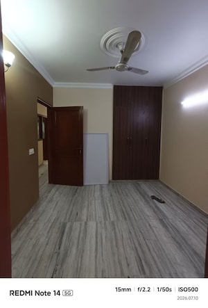 Master Bedroom in 3 BHK Builder Floor at Chittaranjan Park – for Rent