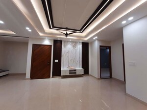 Room in 3 BHK Builder Floor at BPTP District 3, Sector 85 – for Sale
