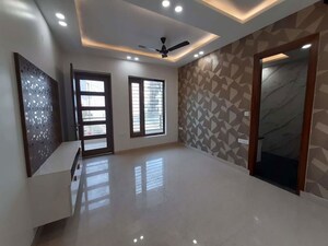 Room in 3 BHK Builder Floor at BPTP District 3, Sector 85 – for Sale