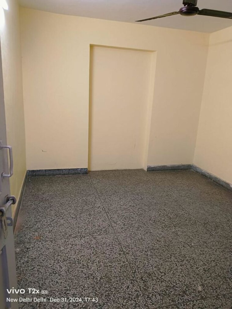 Room, lajpat nagar iii 2 Bedroom 400 Sq.Yd. Apartment In Lajpat Nagar Iii Delhi 10515739