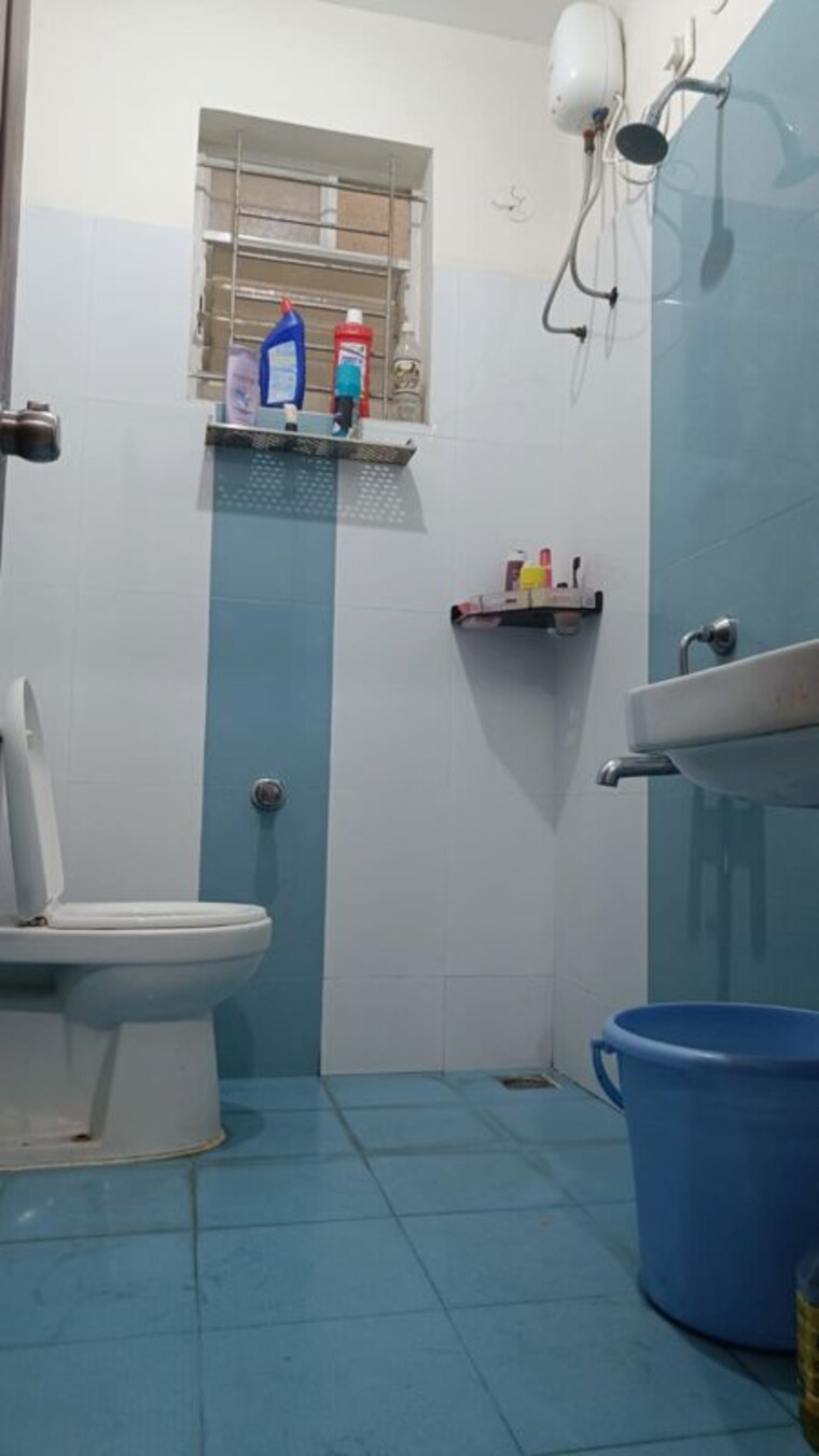 Bathroom, anugraha-apartments-btm-layout 2 Bedroom 1000 Sq.Ft. Apartment In Btm Layout Bangalore 10096602