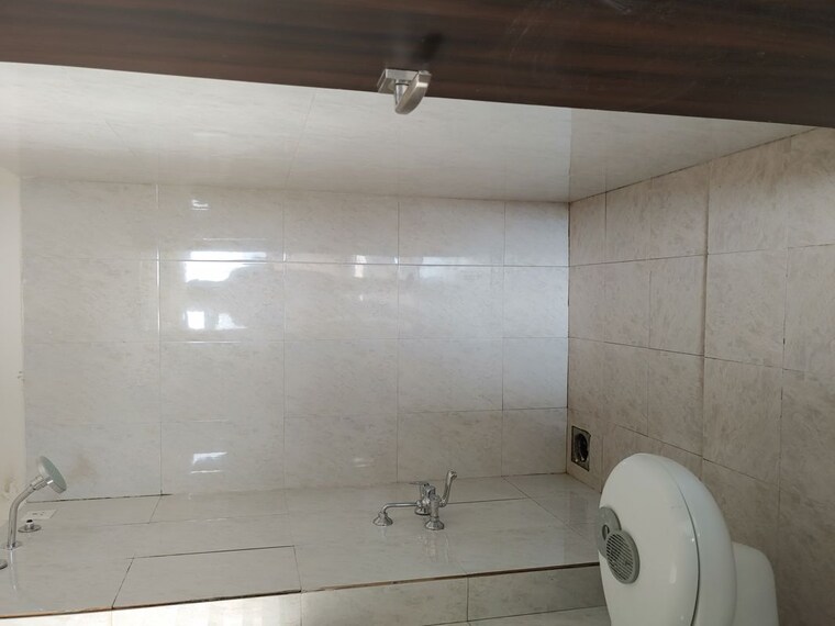 Bathroom, builders-combine-bella-vista 3 Bedroom 1500 Sq.Ft. Apartment In Bavdhan Pune 10515757
