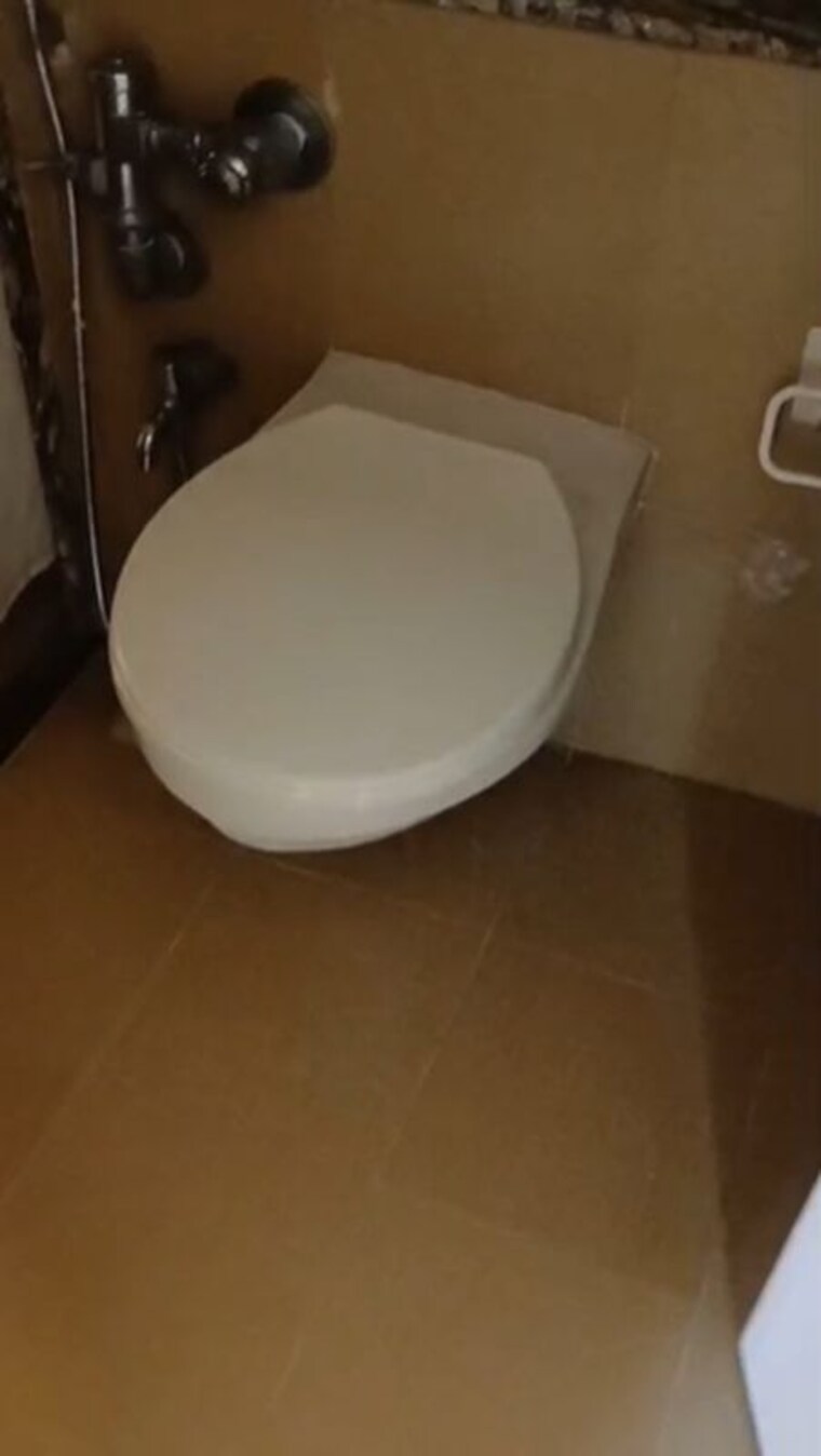 Bathroom, raheja-acropolis 2.5 Bedroom 1170 Sq.Ft. Apartment In Deonar Mumbai 10515752