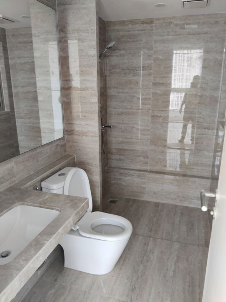 Bathroom, hiranandani-estate-villa-royale 2 Bedroom 700 Sq.Ft. Apartment In Ghodbunder Road Thane 10515791
