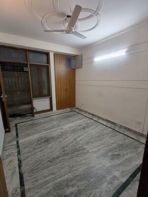 Room in 3 BHK Builder Floor at Neb Sarai – for Rent