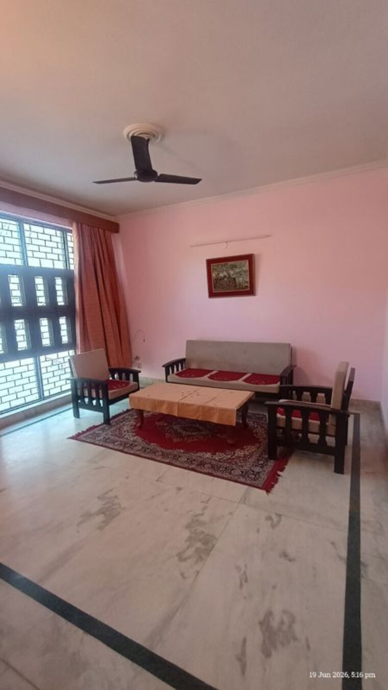 Living Room, sector 15 ii 3 Bedroom 350 Sq.Yd. Apartment In Sector 15 ii Gurgaon 10515798