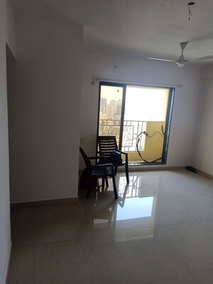 2 BHK Apartment For Rent in Cosmos Jewels, Ghodbunder Road