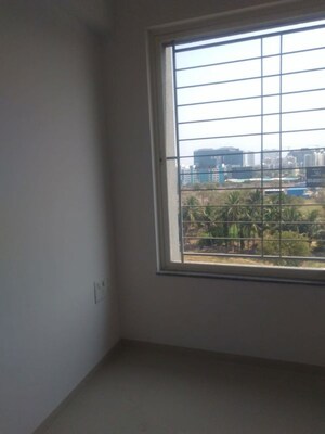 Room in 2 BHK Apartment at Kharadi – for Rent