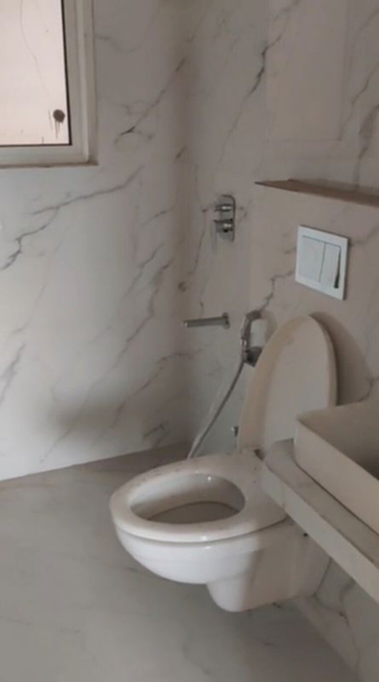 Bathroom, akshar-amar-mansion 3 Bedroom 1300 Sq.Ft. Apartment In Chembur Mumbai 10515797