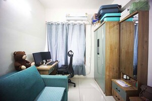 Team Area in 2 BHK Apartment at Gota – for Sale