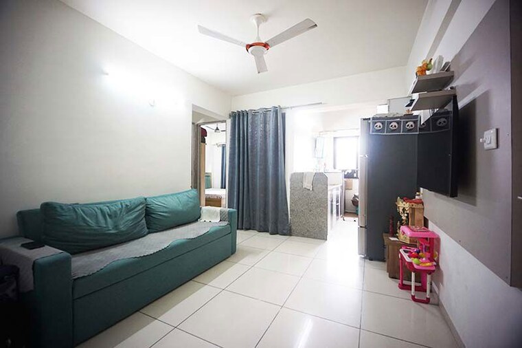 Living Room, gota 2 Bedroom 845 Sq.Ft. Apartment In Gota Ahmedabad 10515837