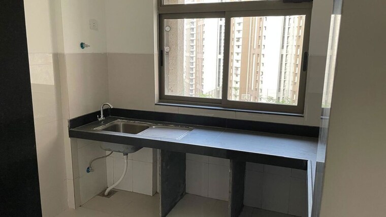 Kitchen, lodha-splendora 2 Bedroom 700 Sq.Ft. Apartment In Ghodbunder Road Thane 10515854