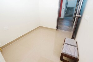 Room in 2.5 BHK Apartment at Ratan Pearls, Sector 16 Greater Noida – for Sale
