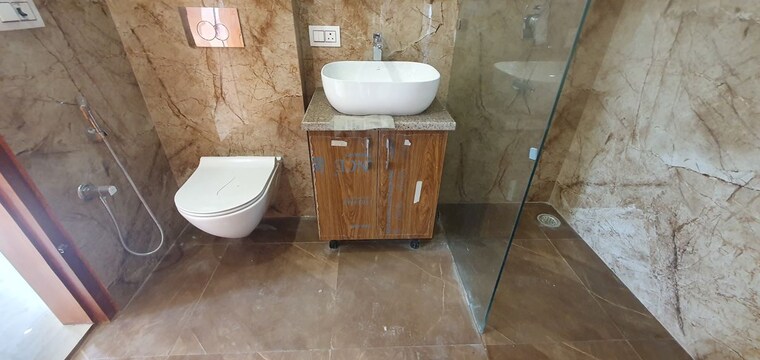 Bathroom, sector 21 2 Bedroom 1300 Sq.Ft. Builder Floor In Sector 21 Gurgaon 10515892