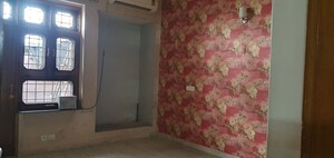 Room in 2 BHK Builder Floor at Palam Vihar – for Rent