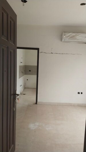 Room in 2 BHK Builder Floor at BPTP The Pedestal, Sector 70a – for Sale