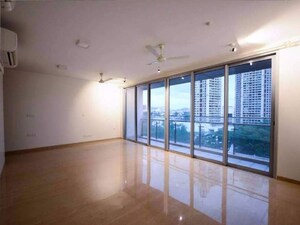 Room in 3 BHK Apartment at Oberoi Exquisite Goregaon, Goregaon East – for Rent
