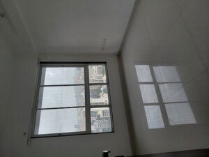 Room in 3 BHK Apartment at Shreeji Atlantis, Malad West – for Rent