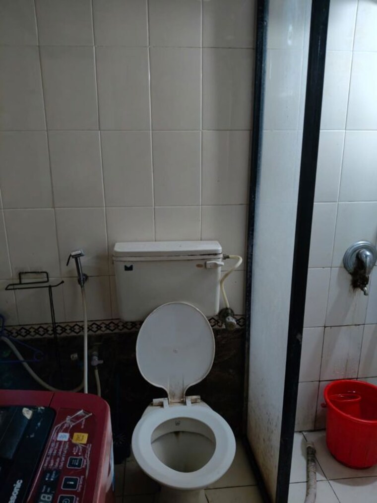 Bathroom, radhika-residency-tilak-nagar 2 Bedroom 700 Sq.Ft. Apartment In Tilak Nagar Mumbai 10515935