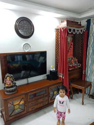 Furnished Amenities in 4 BHK Apartment at Sheth Avalon, Laxmi Nagar – for Rent