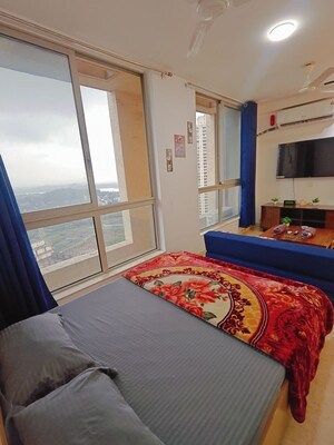 Bedroom in 1 RK Apartment at Hiranandani Estate Solitaire C, Ghodbunder Road – for Rent