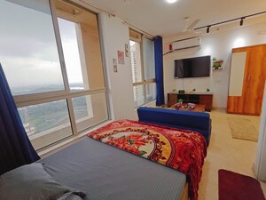 Bedroom in 1 RK Apartment at Hiranandani Estate Solitaire C, Ghodbunder Road – for Rent