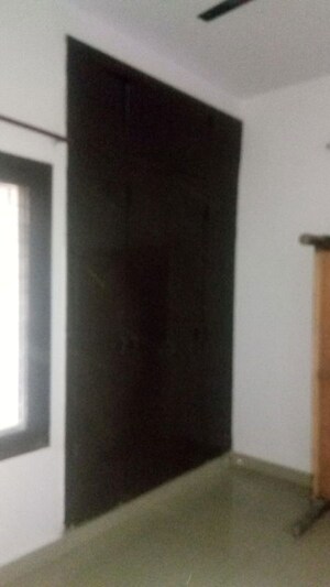Furnished Amenities in 1 BHK Apartment at Sector 26 – for Rent