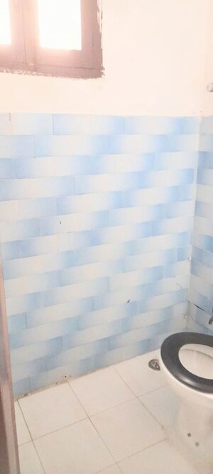 Bathroom in 1 BHK Apartment at Sector 26 – for Rent