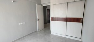 Room in 3.5 BHK Apartment at Signature Global City, Sector 37d – for Rent