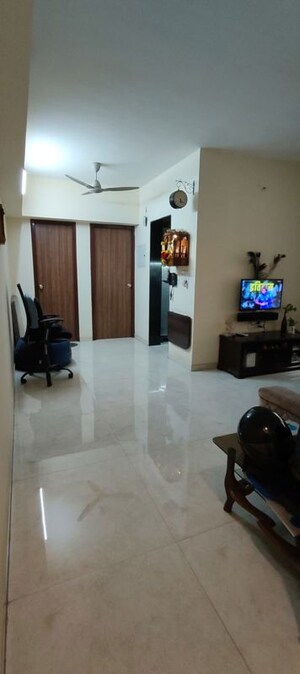 Team Area in 1 BHK Apartment at Lodha Amara, Kolshet Road – for Sale