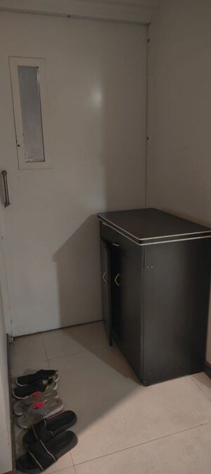 Furnished Amenities in 1 BHK Apartment at Lodha Amara, Kolshet Road – for Sale