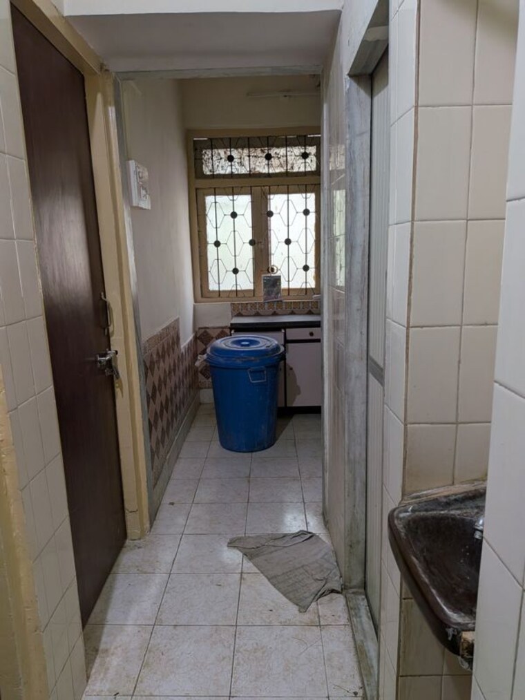 Bathroom, mulji-nagar-chs 1 Bedroom 430 Sq.Ft. Apartment In Borivali West Mumbai 10516062