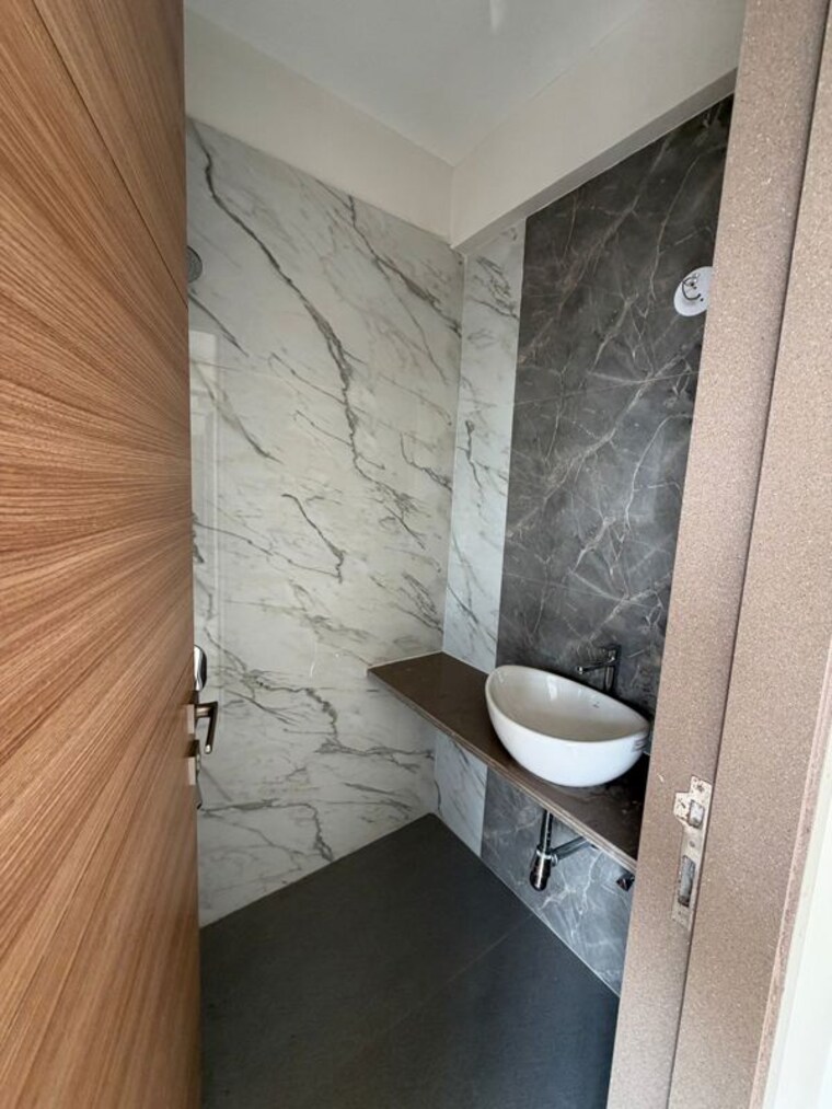 Bathroom, akruti-kalaya-tower 3 Bedroom 1130 Sq.Ft. Apartment In Prabhadevi Mumbai 10516068