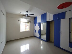 Room in 3 BHK Apartment at Sri Sai Residency Kadubeesanahalli, Kadubeesanahalli – for Rent
