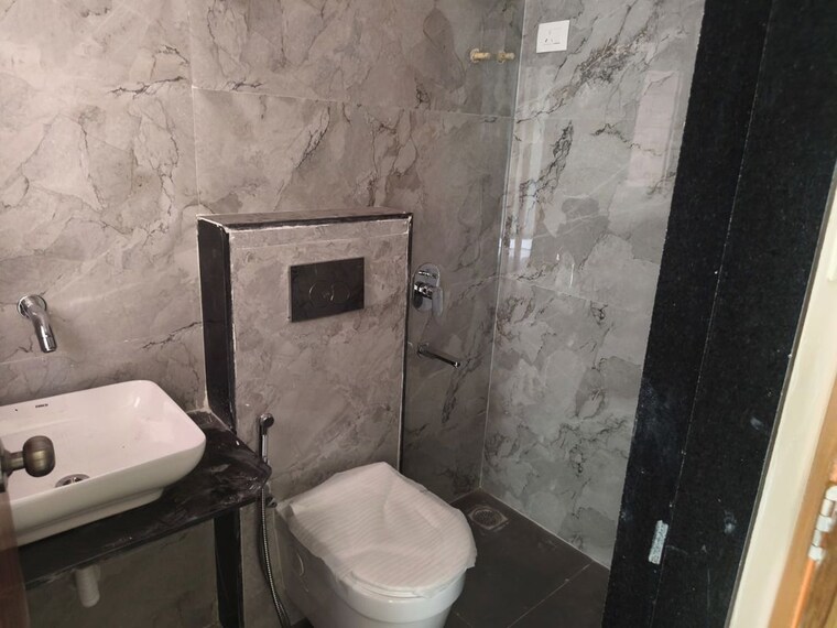 Bathroom, akruti-kalaya-tower 3 Bedroom 1148 Sq.Ft. Apartment In Prabhadevi Mumbai 10516075