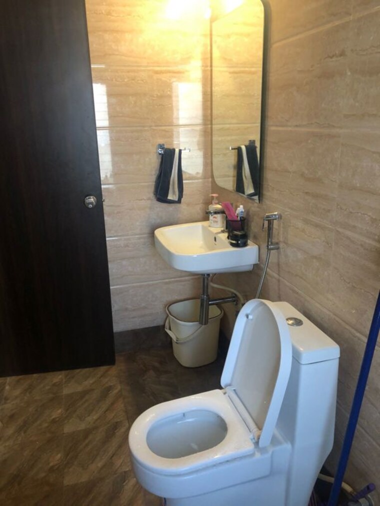 Bathroom, darode-q-homes 2 Bedroom 1100 Sq.Ft. Apartment In Kharadi Pune 10516081