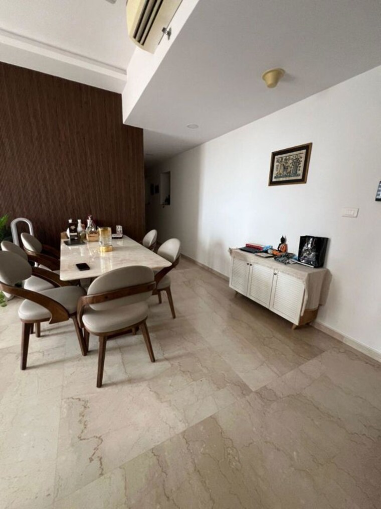 Dining area, lodha-the-park 2 Bedroom 980 Sq.Ft. Apartment In Worli Mumbai 10516184