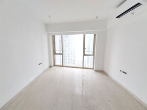 Room in 3 BHK Apartment at Lodha The Park, Worli – for Sale