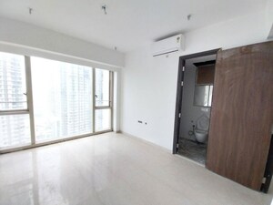 Room in 3 BHK Apartment at Lodha The Park, Worli – for Sale