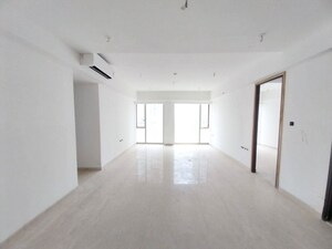 Room in 3 BHK Apartment at Lodha The Park, Worli – for Sale