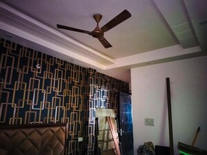 Room in  Apartment at Vasundhara Sector 3 – for Sale
